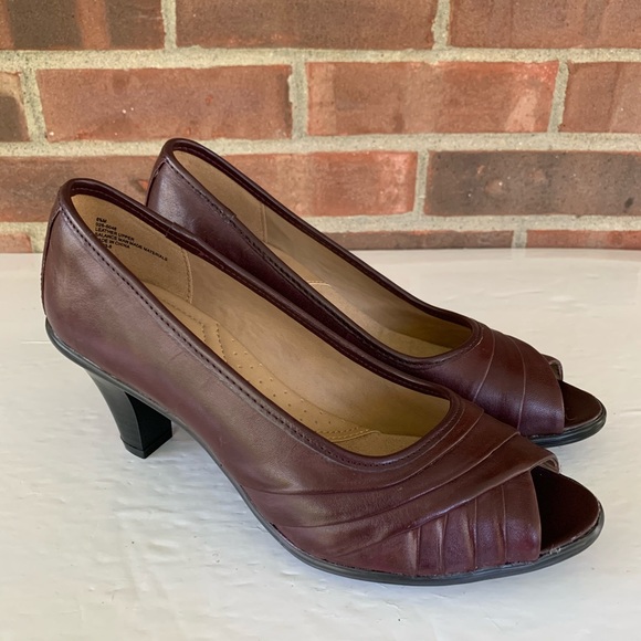 strictly comfort Shoes - Strictly Comfort brown leather peep toe pump